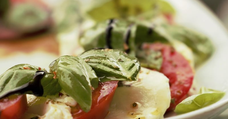 Bruschettas tomates mozzarella : la recette italienne facile et rapide